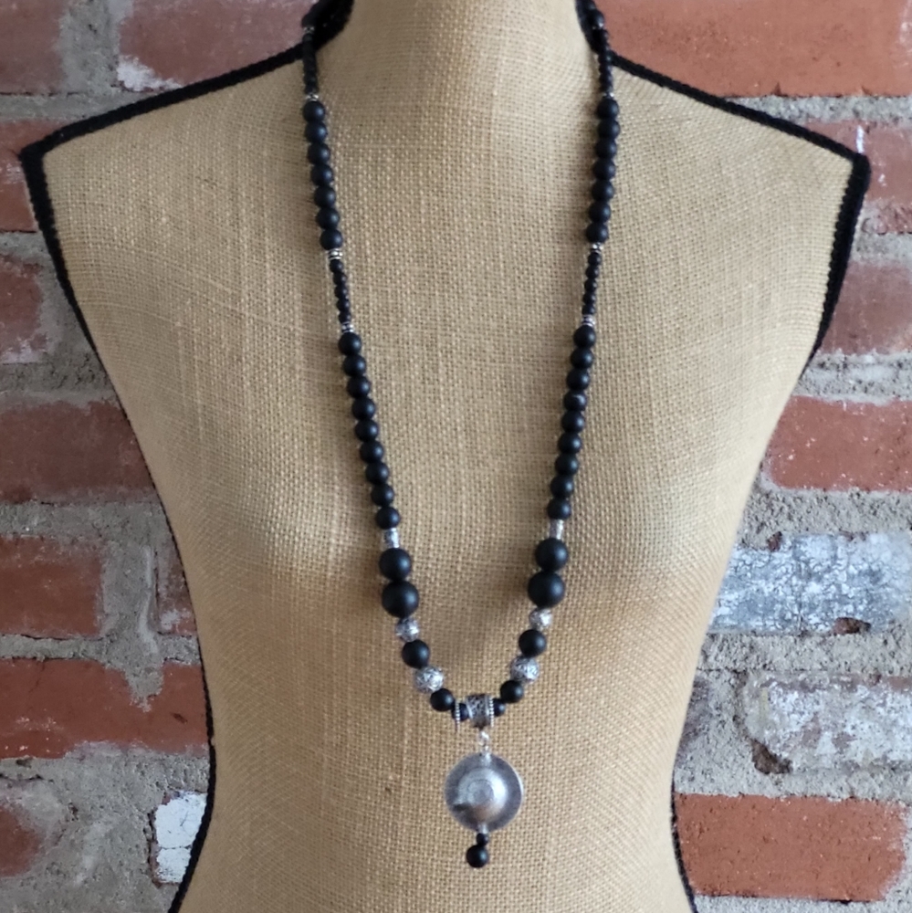 925 sterling and onyx bead necklace 36" long 138 grams